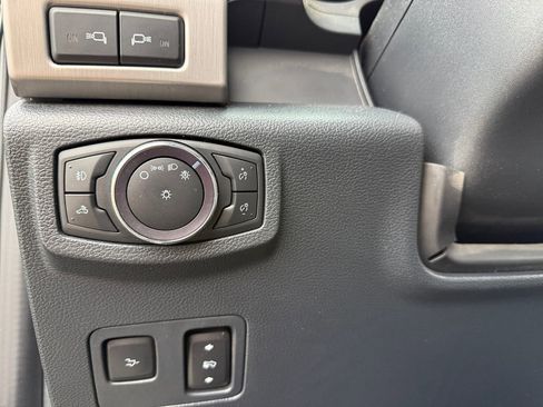 Certified 2022 Ford F350 Platinum w/ Tremor Off-Road Package image 26