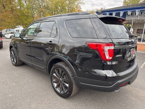 Used 2019 Ford Explorer XLT w/ Equipment Group 202A image 7