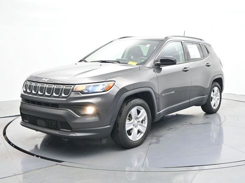Used 2022 Jeep Compass Latitude w/ Sun and Sound Group image 1