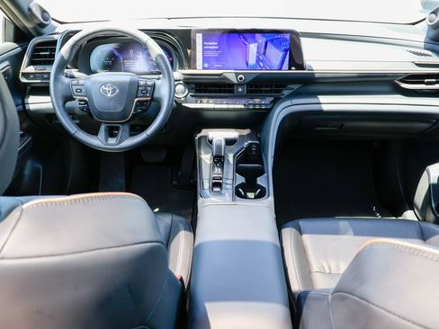 Used 2023 Toyota Crown AWD/4WD image 8