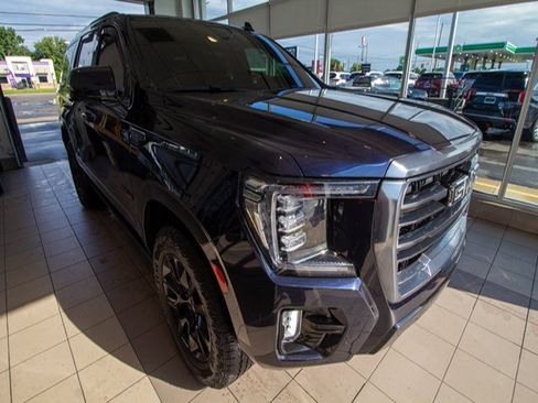 Used 2024 GMC Yukon AT4 w/ AT4 Premium Package image 4