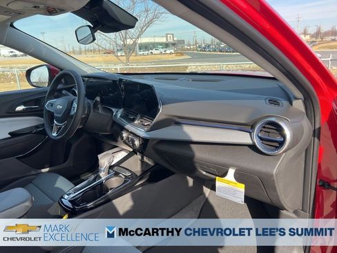 New 2026 Chevrolet Trax LT w/ Driver Confidence Package image 30