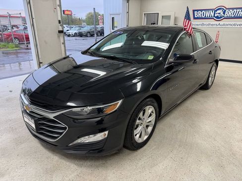 Used 2020 Chevrolet Malibu LT w/ Leather Package FWD image 2
