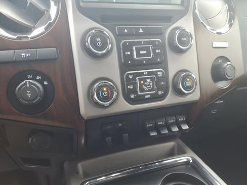 Used 2015 Ford F250 Lariat w/ Lariat Ultimate Package image 11