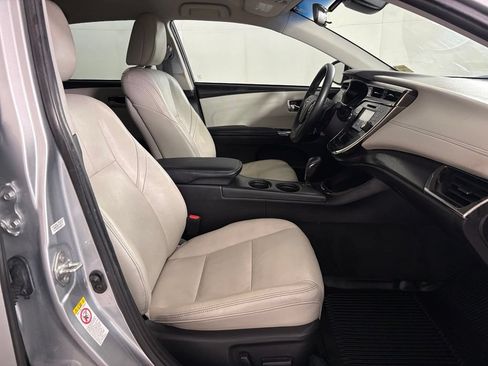 Used 2018 Toyota Avalon XLE w/ All Weather Liner Package FWD image 45