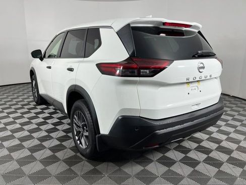 Used 2021 Nissan Rogue S FWD image 11