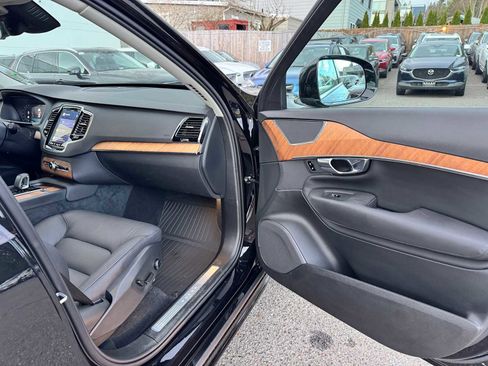 Certified 2025 Volvo XC90 B6 Plus w/ Protection Package Premier image 10