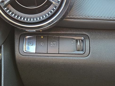 Used 2025 Chevrolet Equinox LT FWD image 24