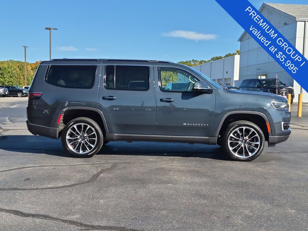 Used 2022 Jeep Wagoneer Series III w/ Premium Group I AWD/4WD image 3