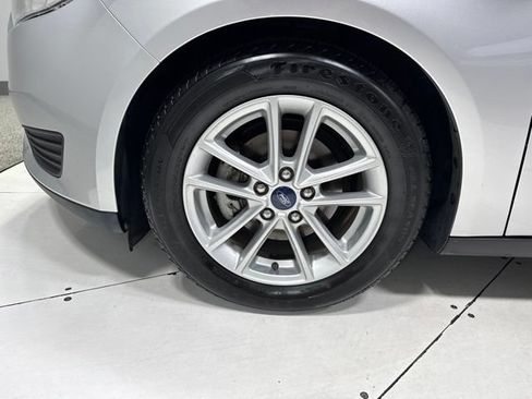Used 2018 Ford Focus SE FWD image 5
