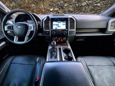 Used 2016 Ford F150 Lariat image 13