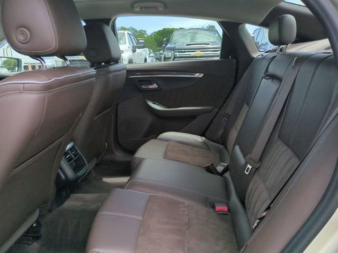 Used 2015 Chevrolet Impala LT w/ Convenience Package FWD image 17