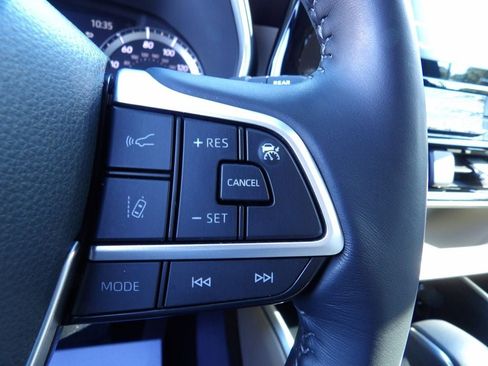 Used 2022 Toyota Highlander XLE image 16