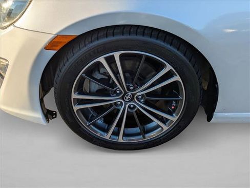 Used 2013 Scion FR-S image 10