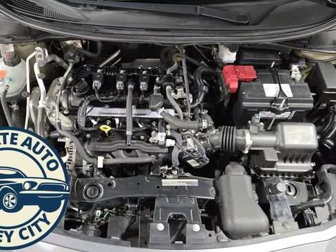 Used 2020 Nissan Versa SR image 31