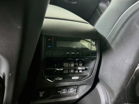 Used 2023 Jeep Grand Cherokee L Laredo AWD/4WD image 25