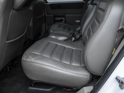 Used 2003 HUMMER H2 Luxury w/ Preferred Equipment Group image 11