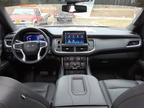 Certified 2024 Chevrolet Tahoe Z71 w/ Luxury Package image 22