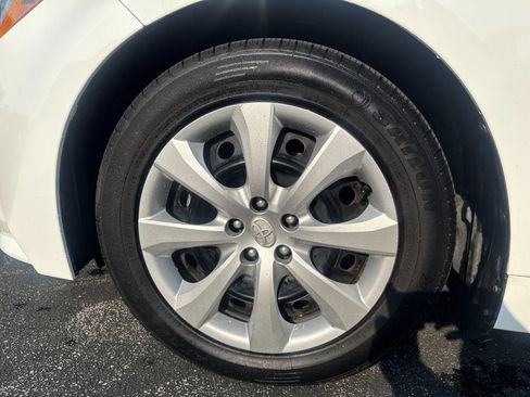 Used 2025 Toyota Corolla LE FWD image 24