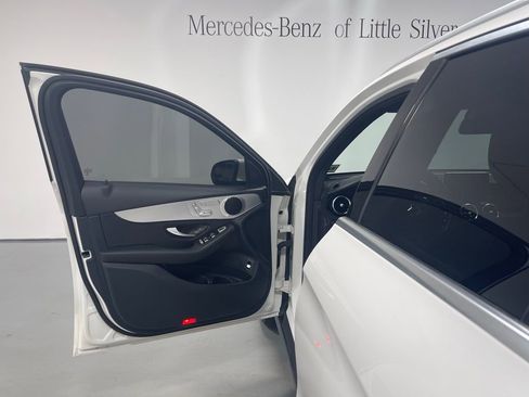 Used 2019 Mercedes-Benz GLC 300 4MATIC image 17
