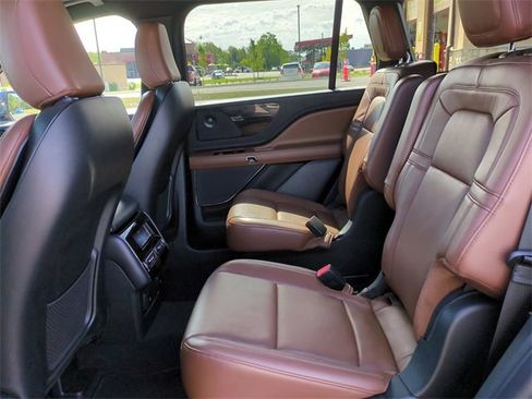 Used 2022 Lincoln Aviator Reserve w/ Elements Package Plus image 13