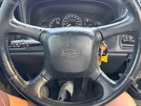Used 2000 Chevrolet Silverado 1500 LS RWD image 11
