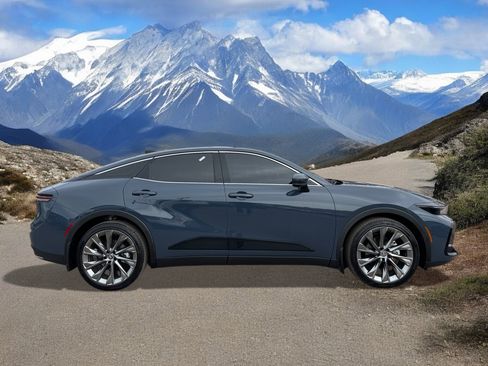 Used 2025 Toyota Crown Limited w/ Advanced Technology Package image 6