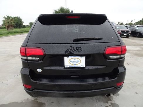 Used 2020 Jeep Grand Cherokee Altitude RWD image 5