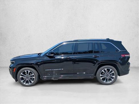Used 2023 Jeep Grand Cherokee Overland AWD/4WD image 5
