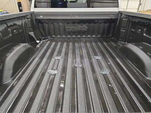 Used 2024 Chevrolet Silverado 2500 High Country w/ High Country Premium Package image 12