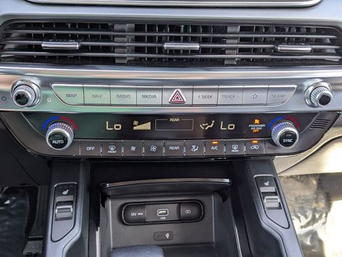 Used 2022 Kia Telluride S AWD/4WD image 28