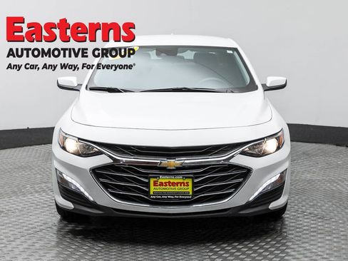 Used 2023 Chevrolet Malibu LT image 2