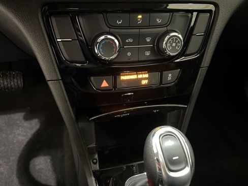 Used 2020 Buick Encore Preferred FWD image 16