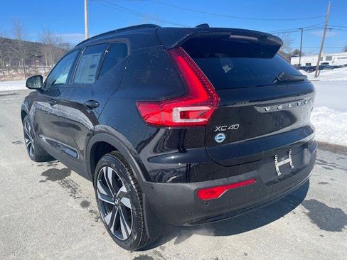 New 2026 Volvo XC40 B5 Plus w/ Climate Package AWD/4WD image 2
