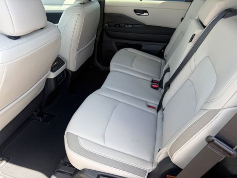 New 2026 Nissan Pathfinder SL FWD image 24