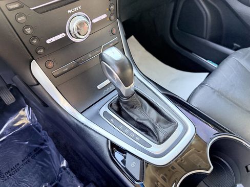 Used 2017 Ford Edge Titanium FWD image 17