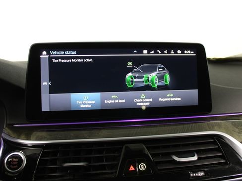 Used 2023 BMW 530e w/ M Sport Package image 17