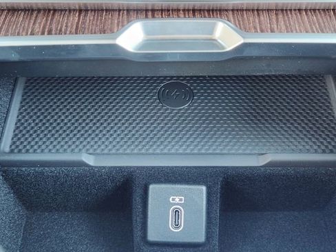 New 2026 Land Rover Range Rover Long Wheelbase SE image 14