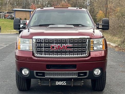Used 2013 GMC Sierra 3500 Denali w/ Suspension Package, Off-Road image 2