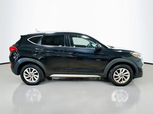 Used 2017 Hyundai Tucson SE AWD/4WD image 6