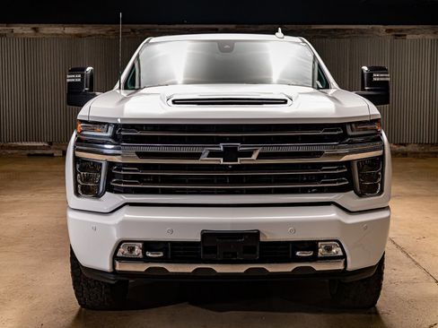 Used 2020 Chevrolet Silverado 2500 High Country w/ Z71 Off-Road Package image 2