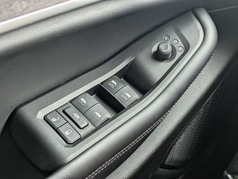 Used 2024 Jeep Grand Cherokee L Limited w/ Black Appearance Package RWD image 24
