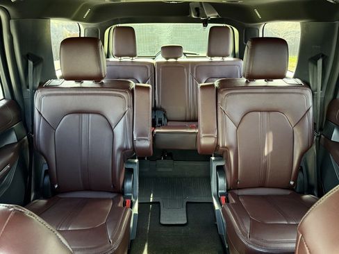 Used 2024 Ford Expedition Limited image 40