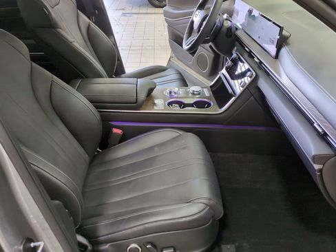 Used 2025 Genesis GV80 2.5T Advanced image 9