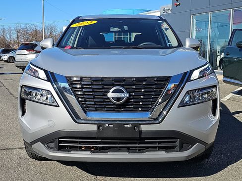 Certified 2023 Nissan Rogue SV image 2
