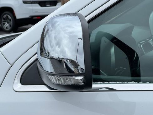 Used 2020 Jeep Grand Cherokee Limited image 41