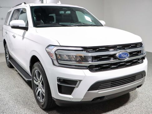 Used 2023 Ford Expedition Limited image 5