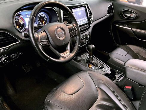 Used 2019 Jeep Cherokee Limited image 12