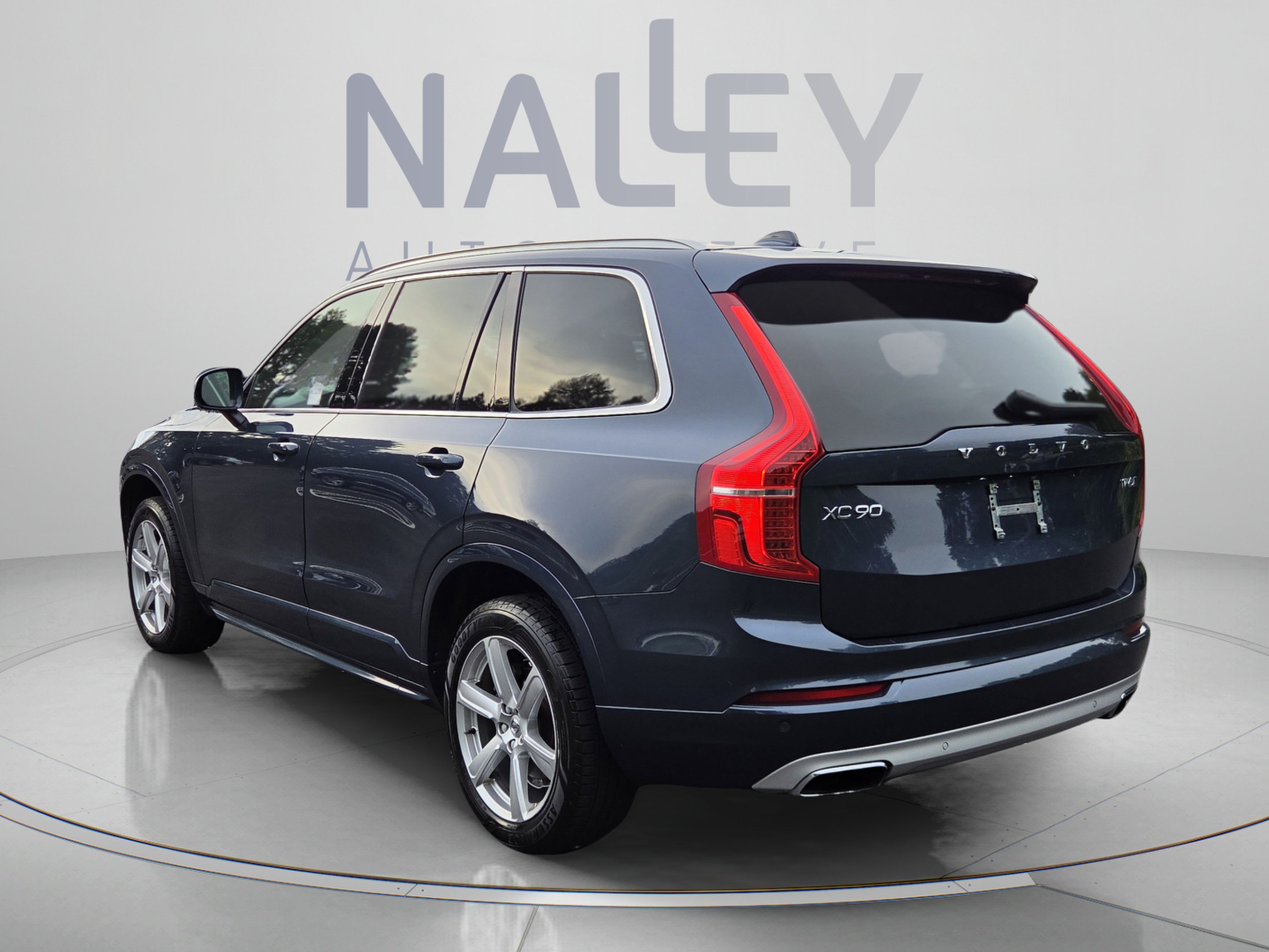 Used 2020 Volvo XC90 T6 Momentum AWD/4WD image 3