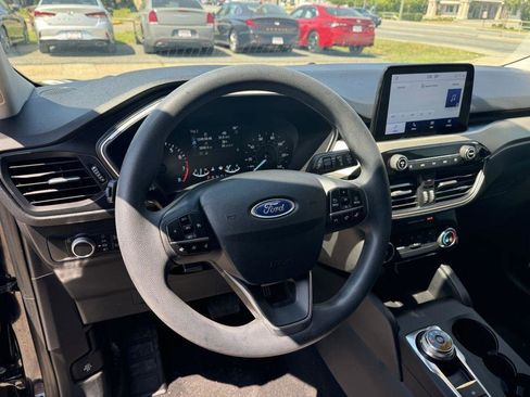 Used 2021 Ford Escape SE image 15